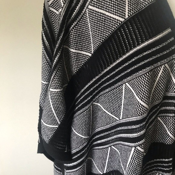 Ava Couture Black White Geometric Print Open Front Cardigan Sweater - Small - Picture 4 of 9